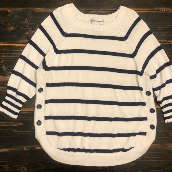 Cathy Daniel Rounded Neck Sweater SZ L Navy & White Striped -Cute Button Detail - Picture 4 of 4